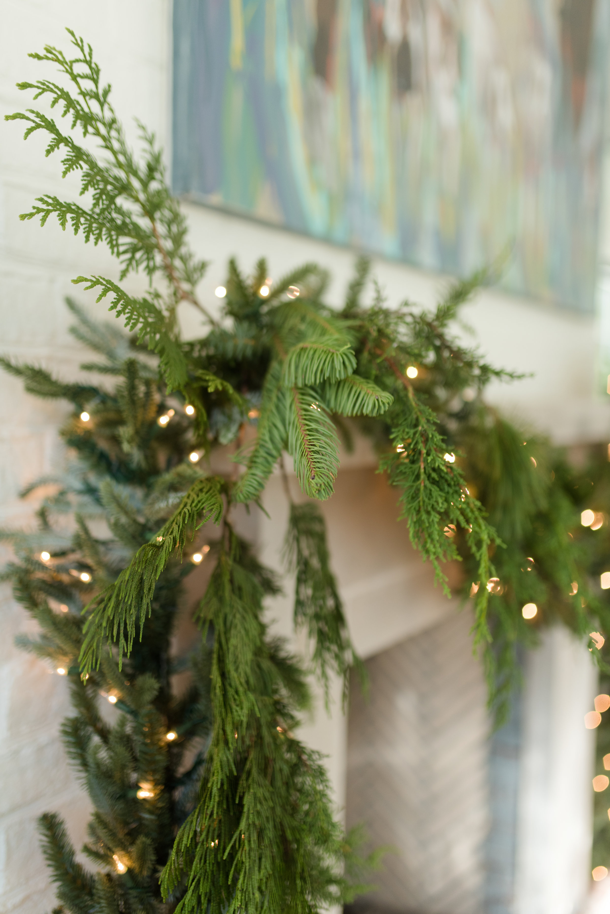 decorating your mantel for christmas on a budget